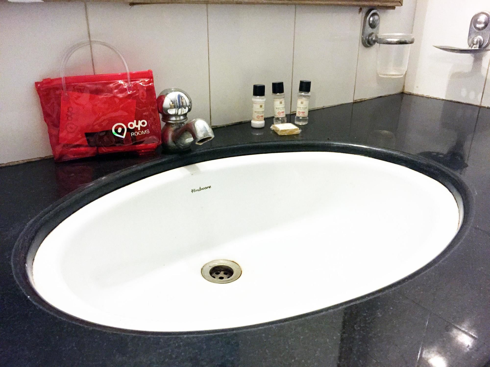 Oyo Rooms ฮูบลิ ภายนอก รูปภาพ